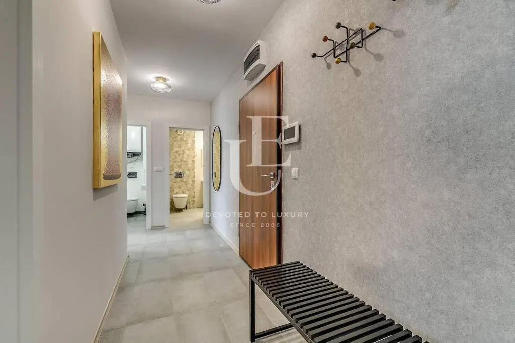 Madrid: A Modern 2-Bedroom Apartment With Parking Sofia