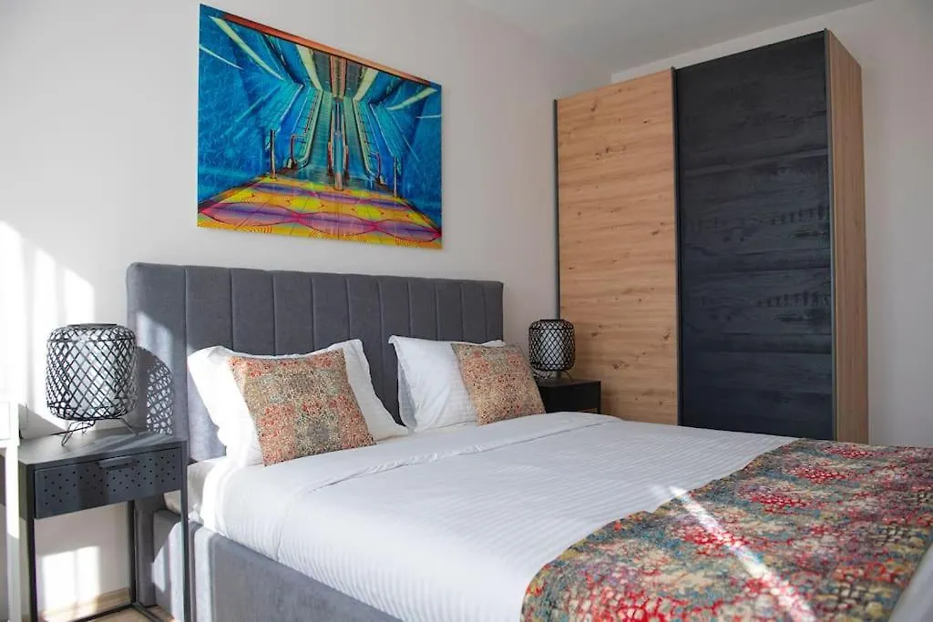 Madrid: A Modern 2-Bedroom Apartment With Parking Sofia