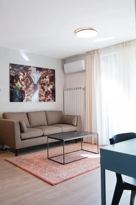 Madrid: A Modern 2-Bedroom Apartment With Parking Sofia 0*,